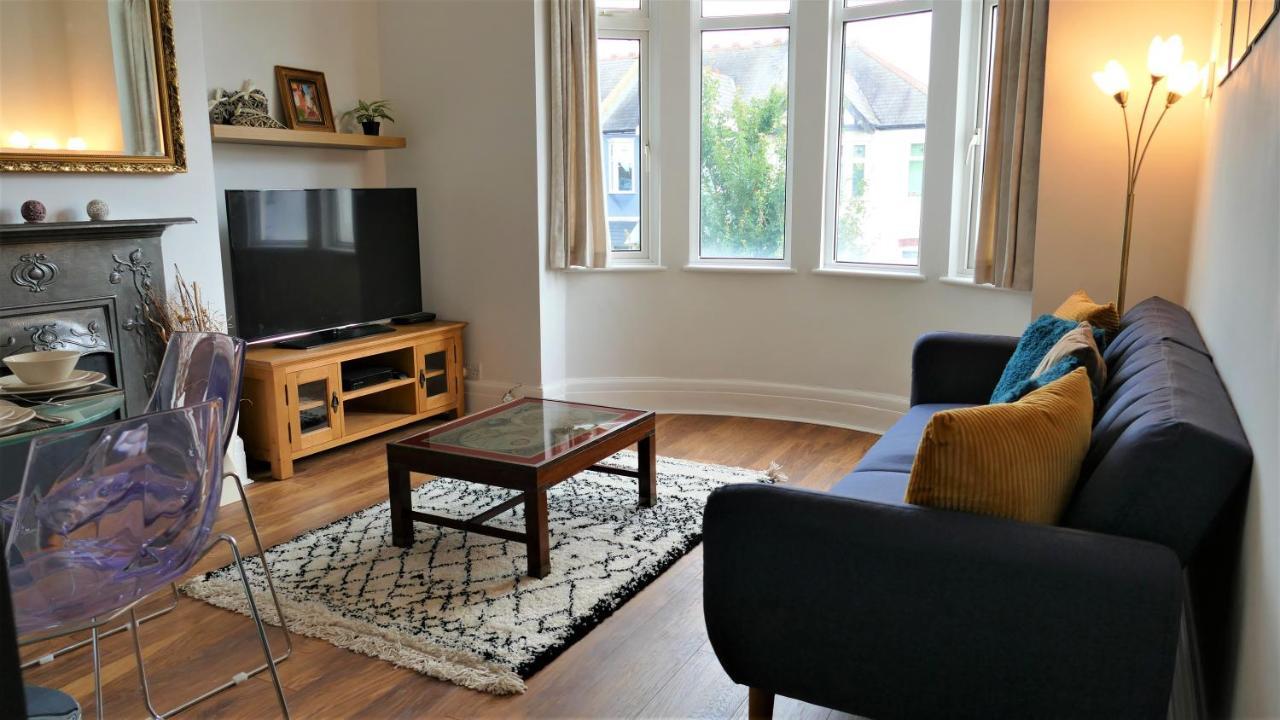 Appartement Beautifully Renovated 2 Bed Flat - Close To Beach à Southend-on-Sea Extérieur photo