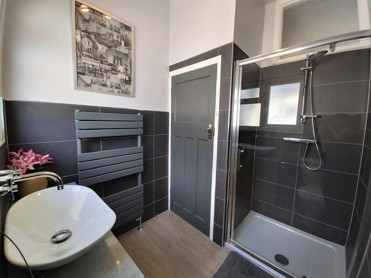 Appartement Beautifully Renovated 2 Bed Flat - Close To Beach à Southend-on-Sea Extérieur photo