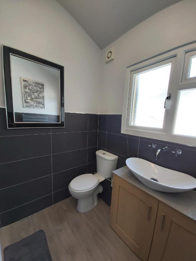 Appartement Beautifully Renovated 2 Bed Flat - Close To Beach à Southend-on-Sea Extérieur photo