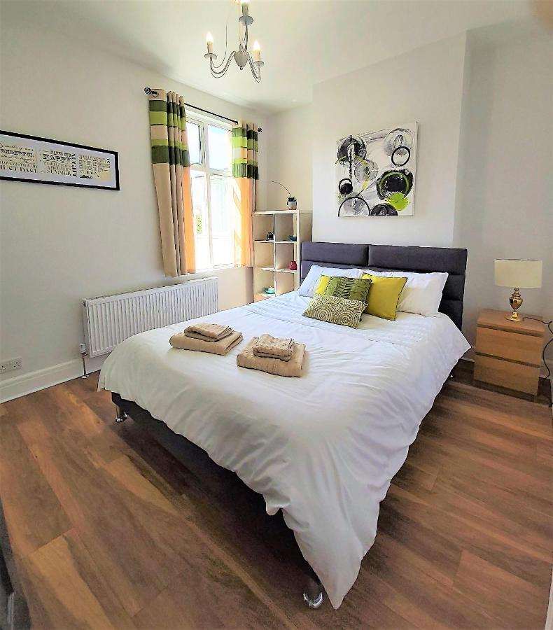 Appartement Beautifully Renovated 2 Bed Flat - Close To Beach à Southend-on-Sea Extérieur photo